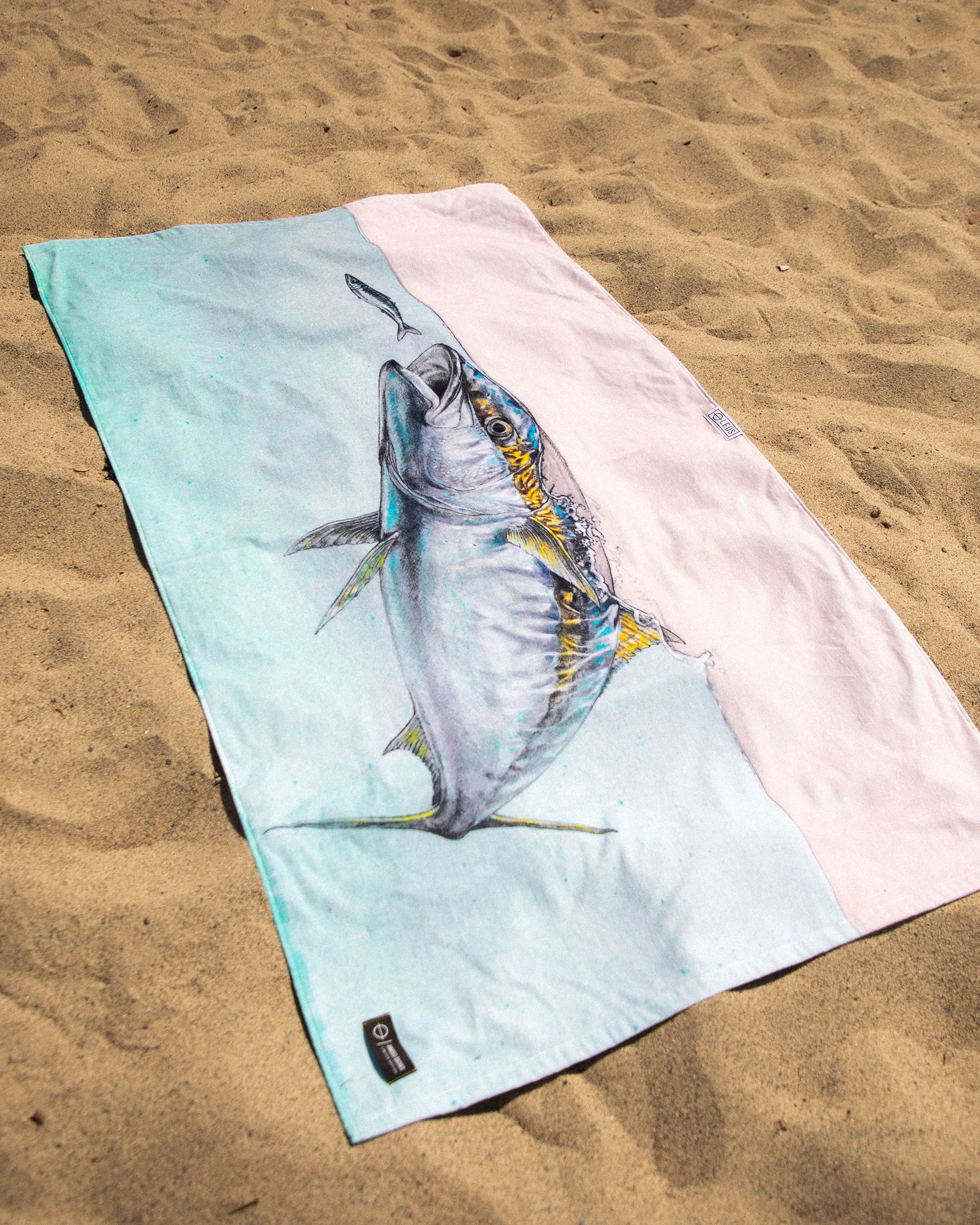 LEUS Yellowtail beach eco towel